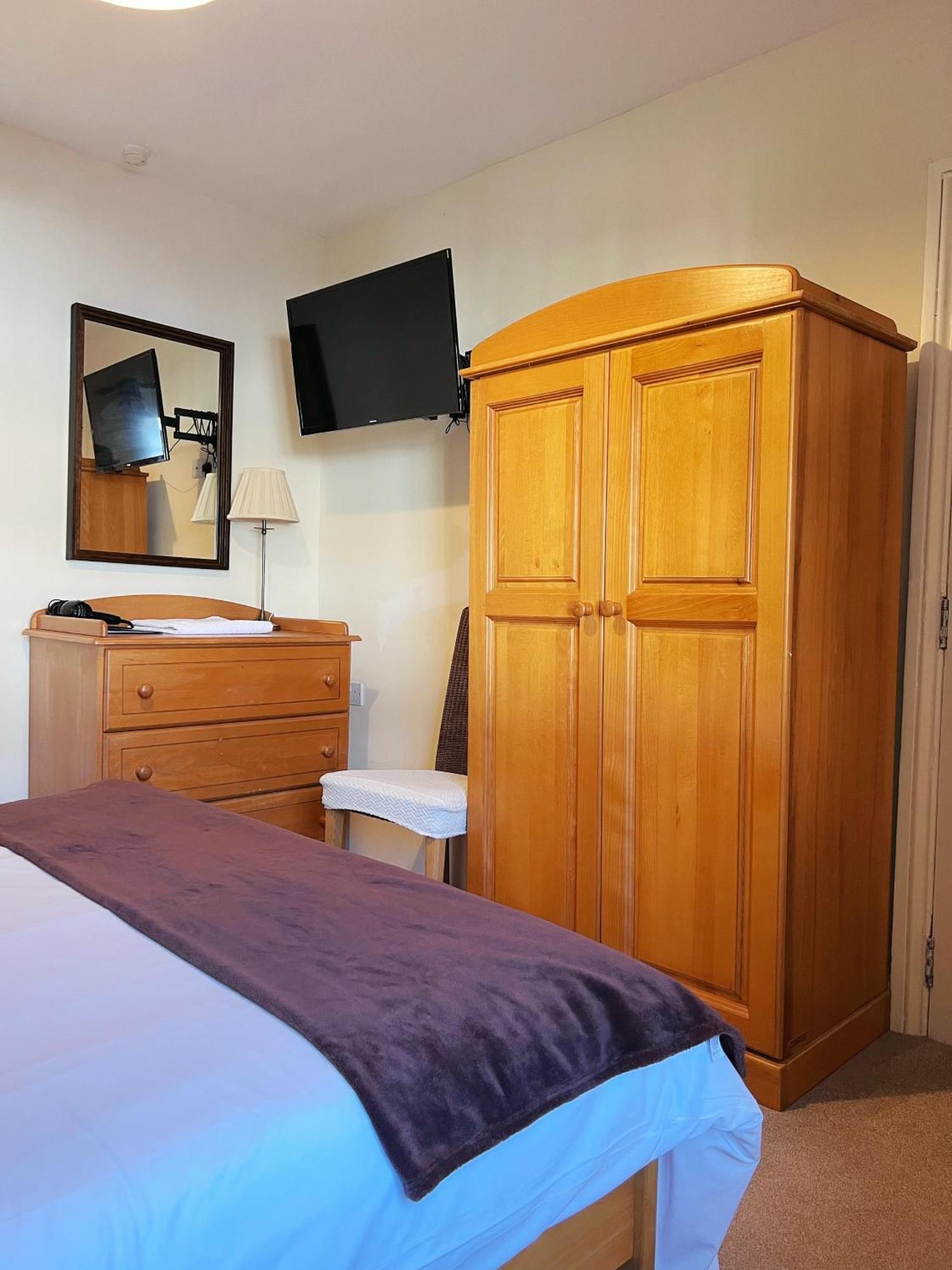 The Crown Hotel 3*